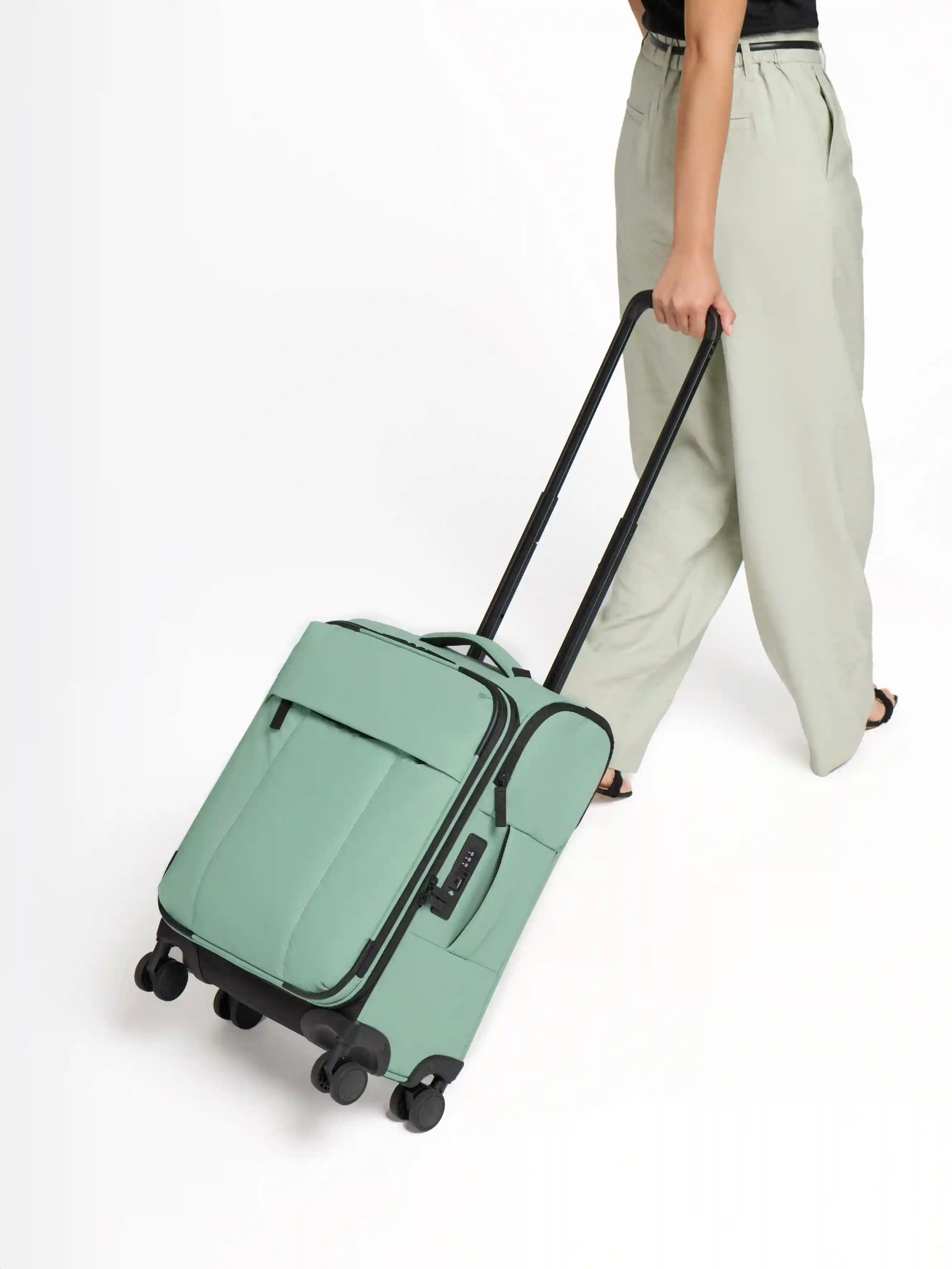 calpaktravelmalls.com