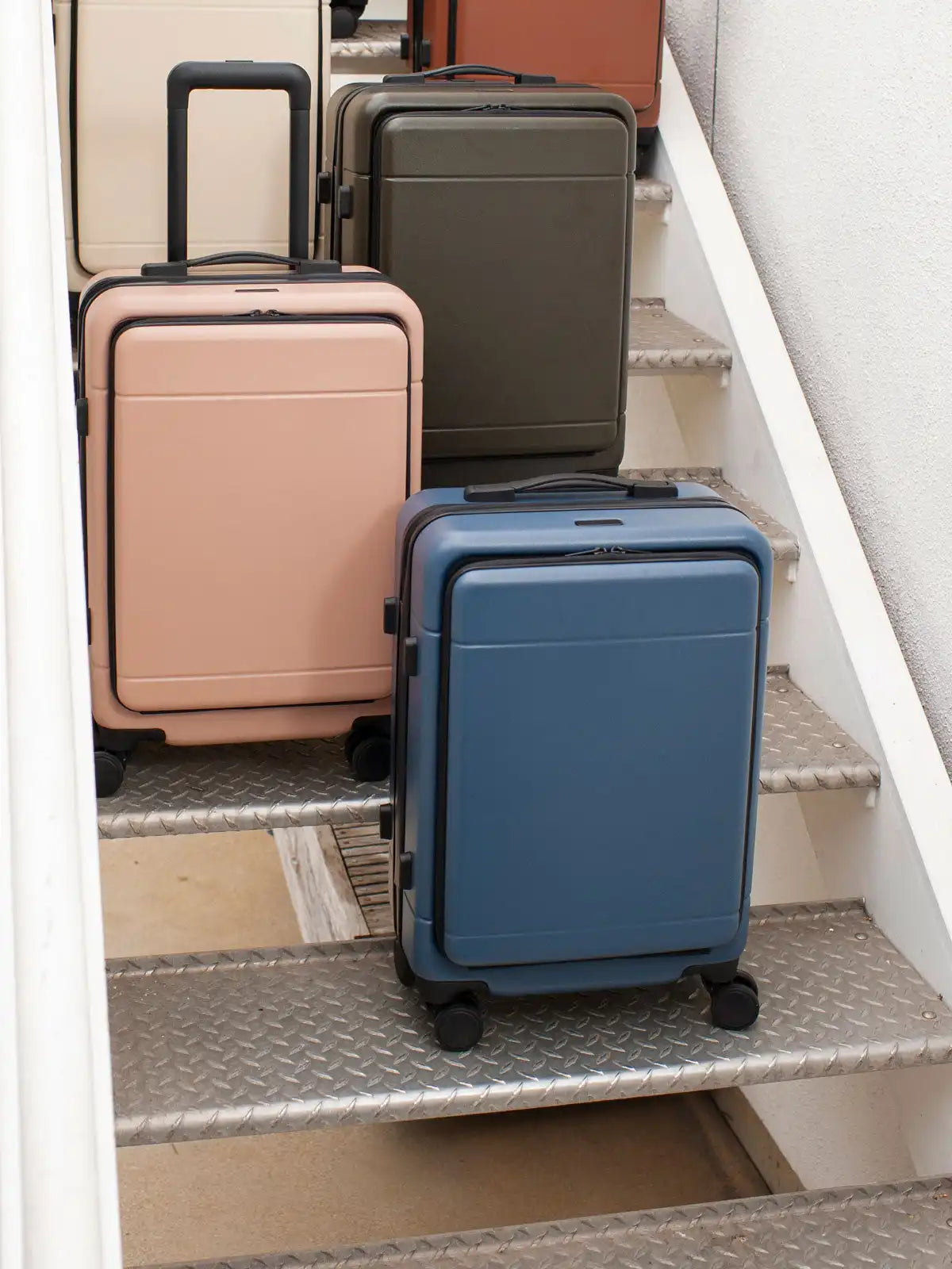 calpaktravelmalls.com