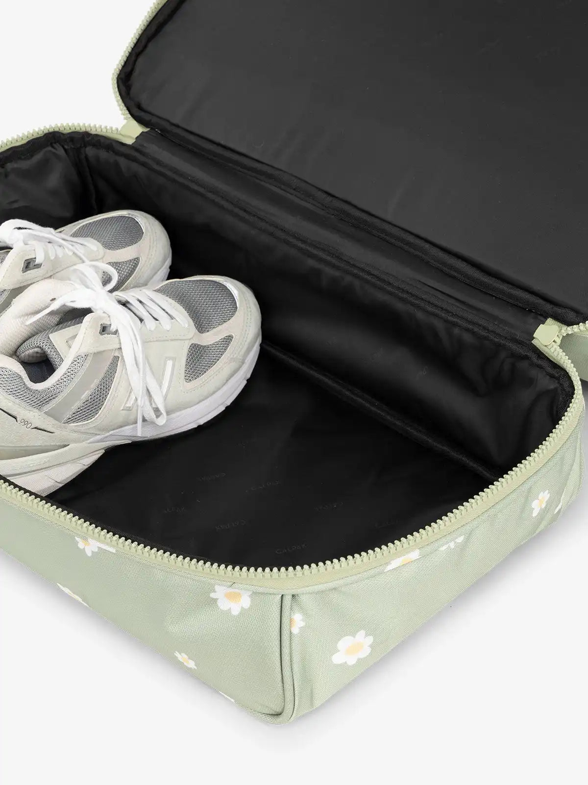 calpaktravelmalls.com