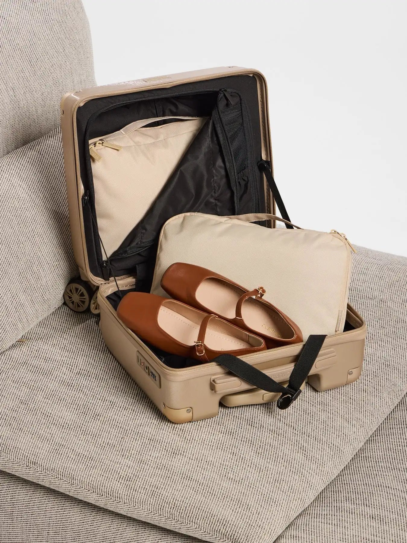 calpaktravelmalls.com