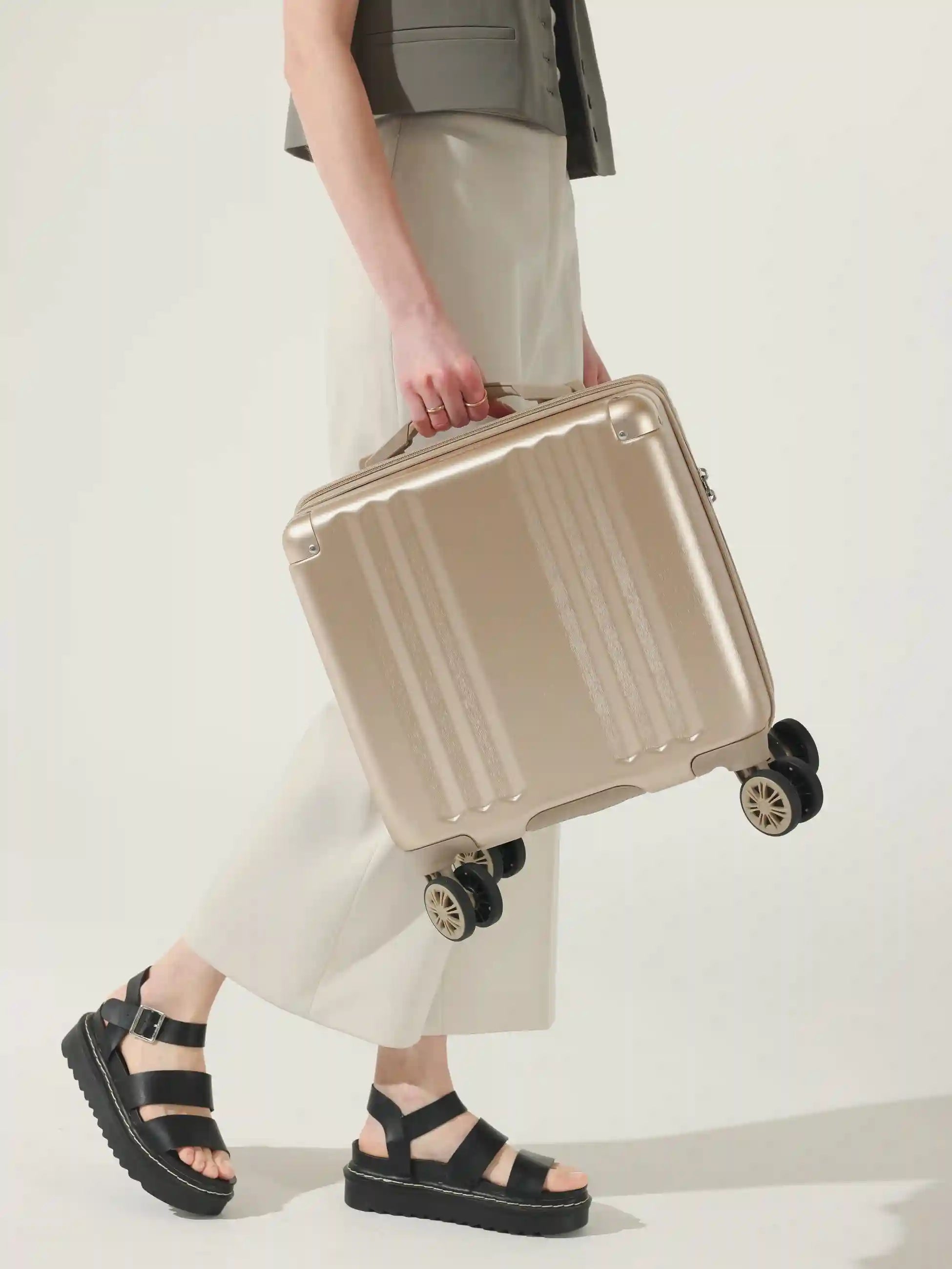 calpaktravelmalls.com