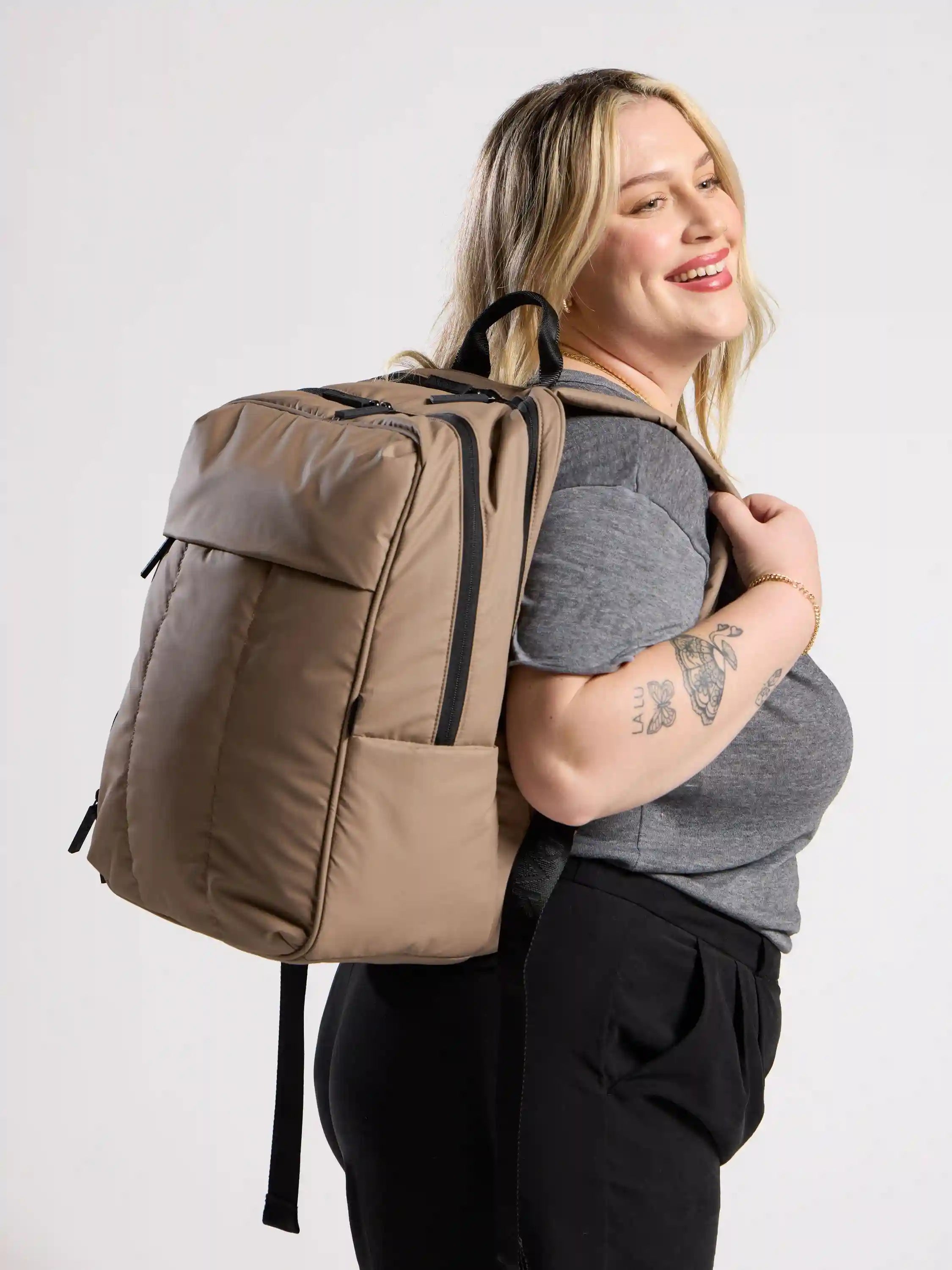 calpaktravelmalls.com