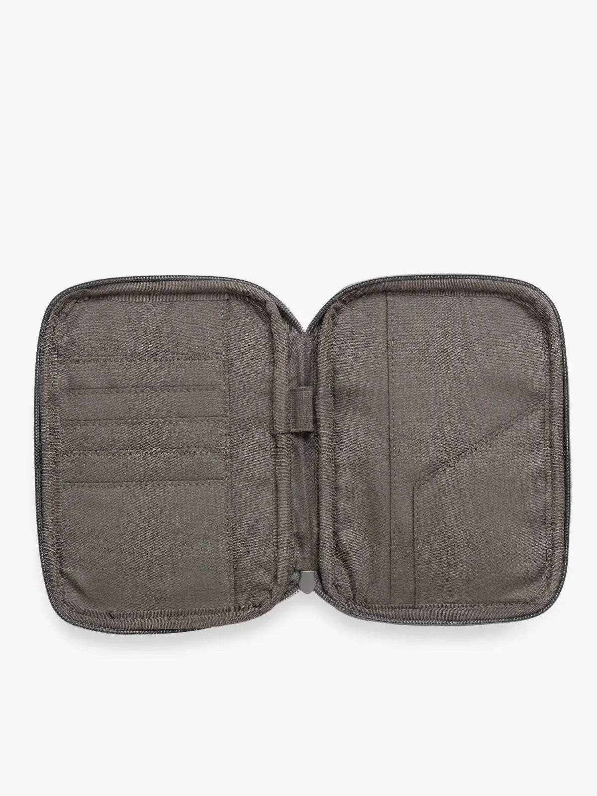 calpaktravelmalls.com