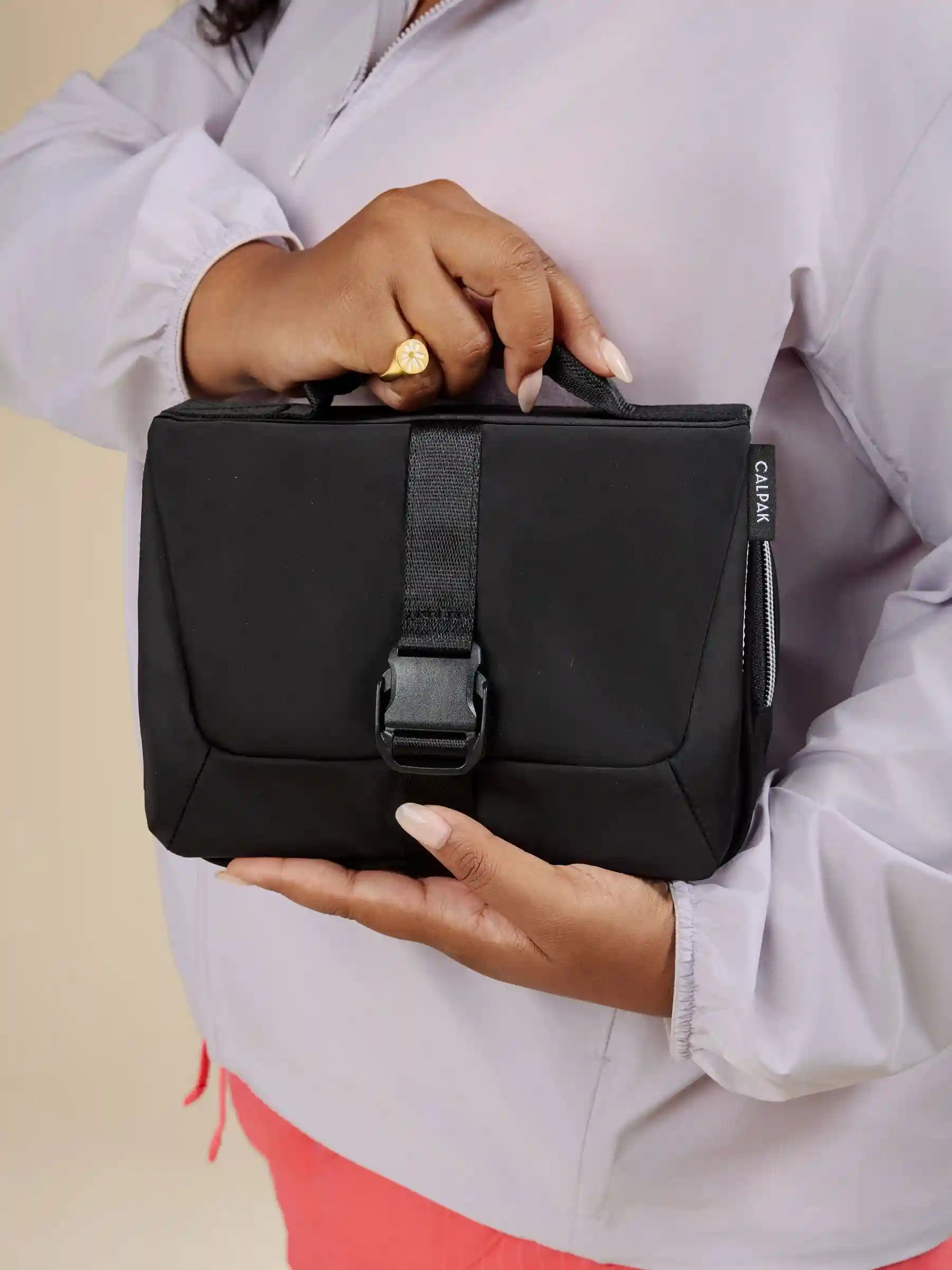 calpaktravelmalls.com