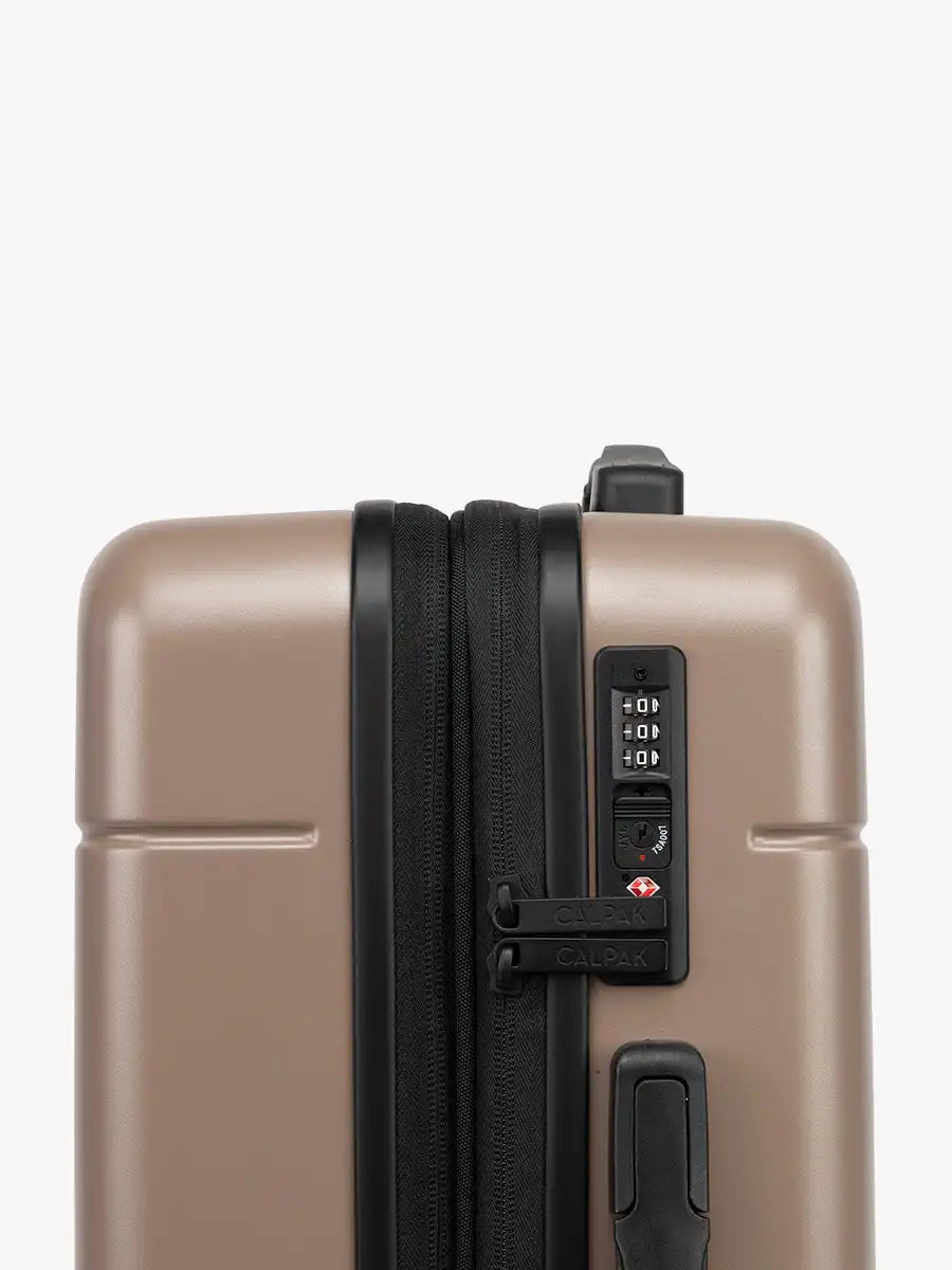 calpaktravelmalls.com