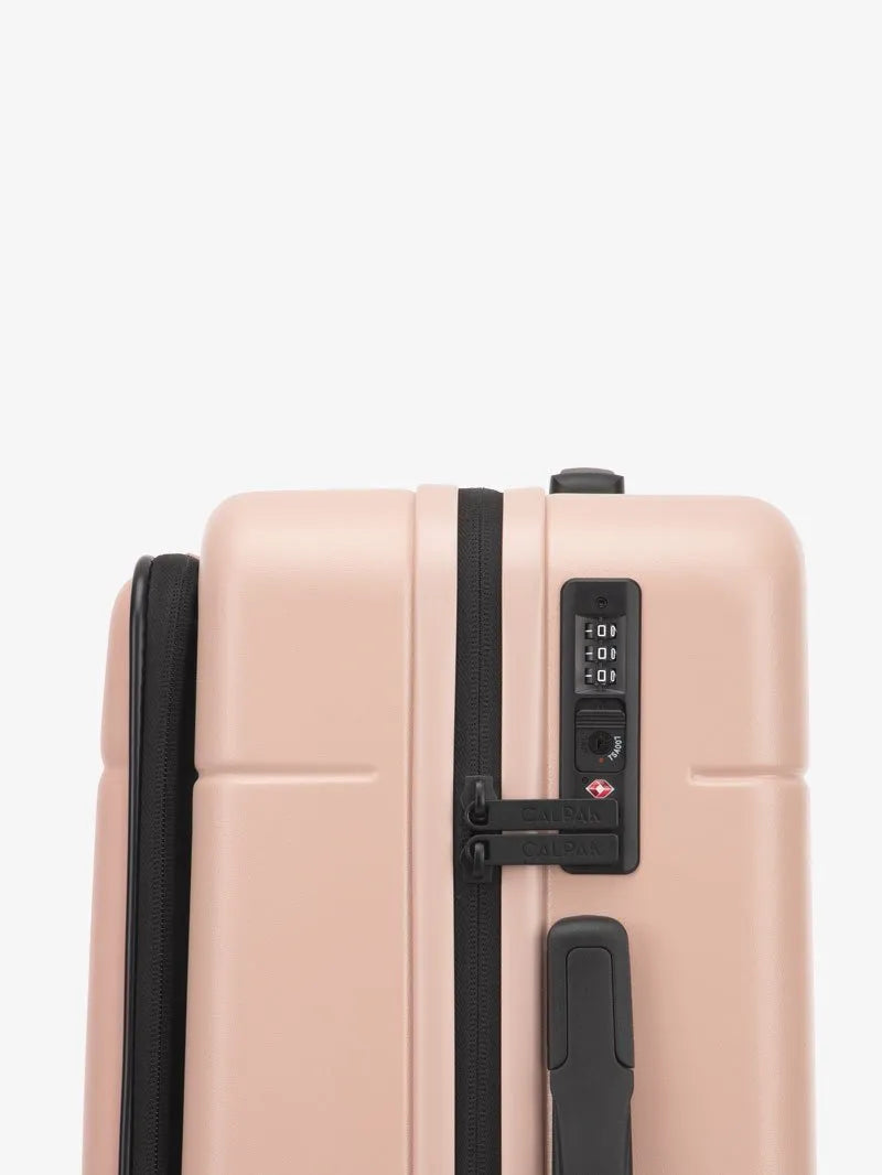 calpaktravelmalls.com