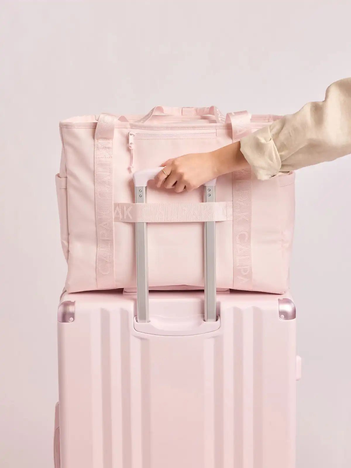 calpaktravelmalls.com