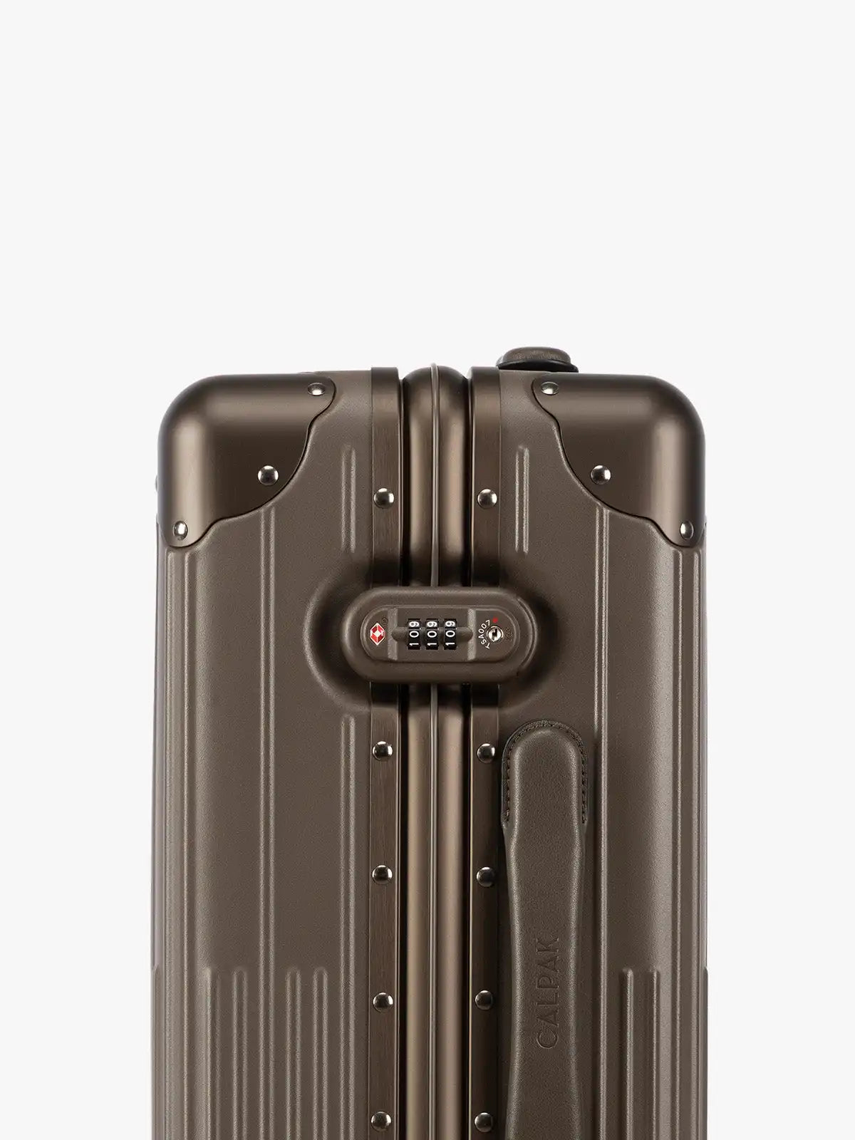 calpaktravelmalls.com