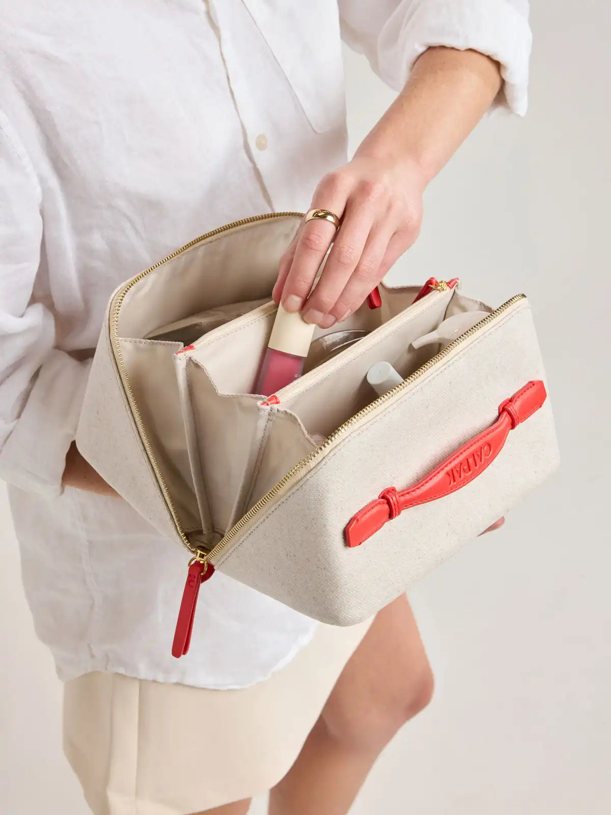 calpaktravelmalls.com