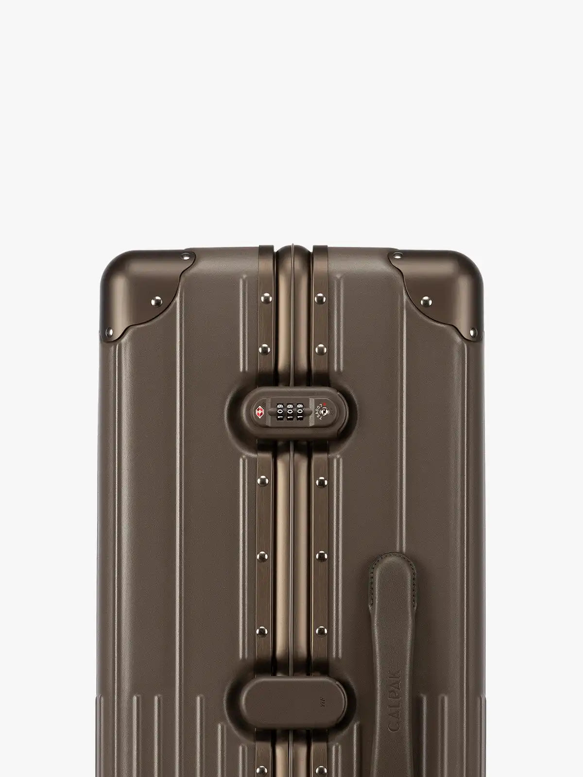 calpaktravelmalls.com