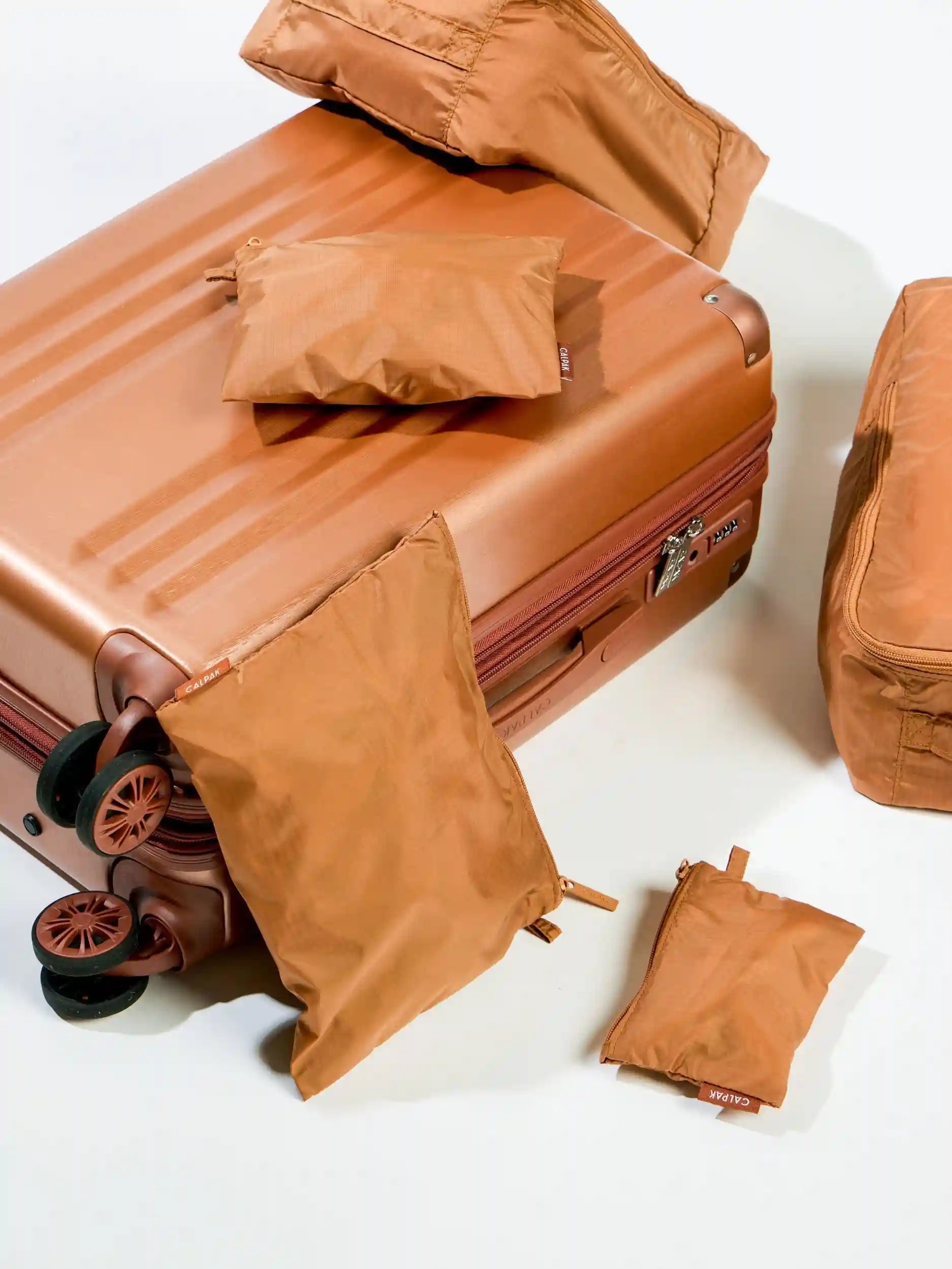 calpaktravelmalls.com