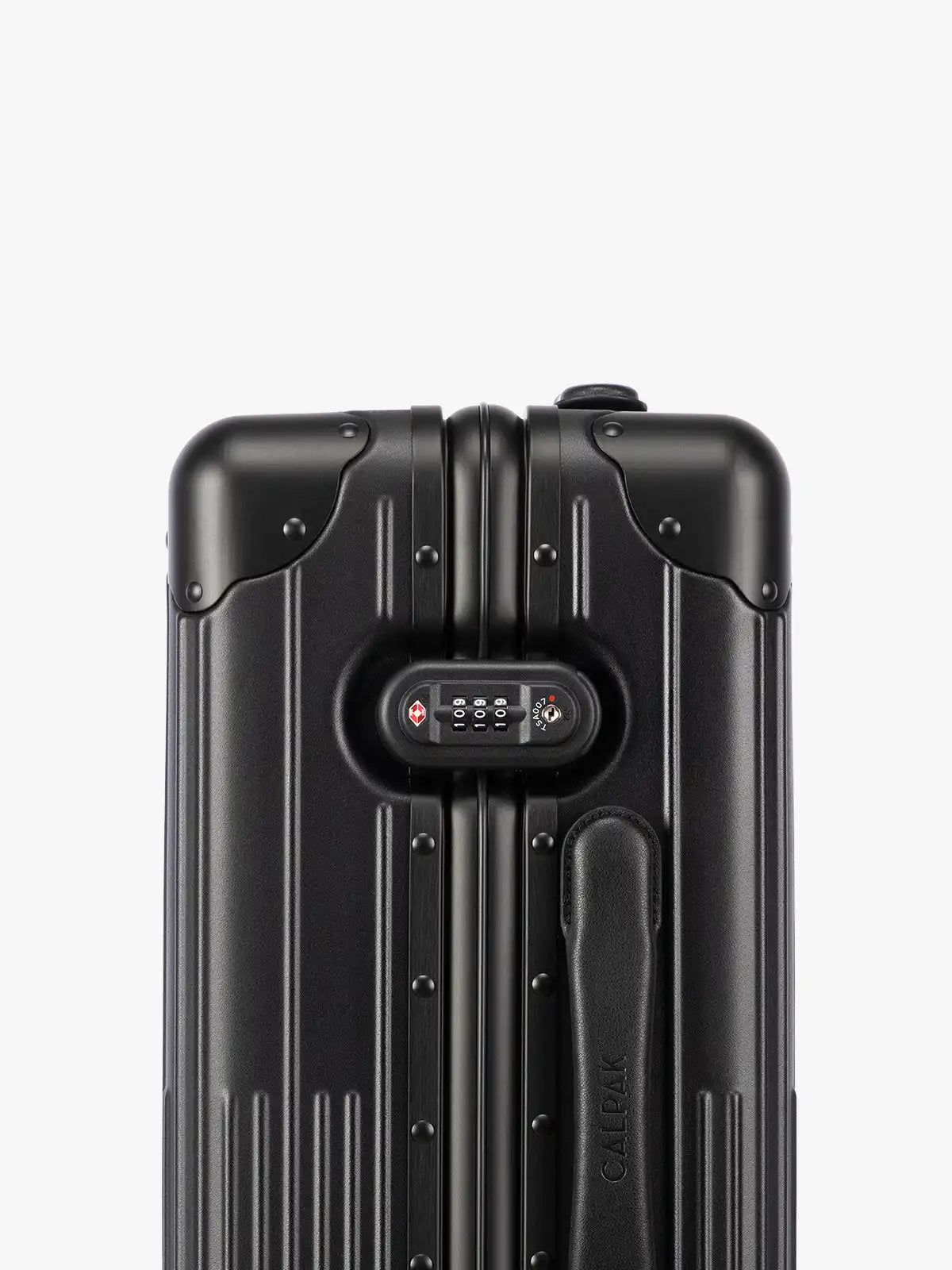 calpaktravelmalls.com