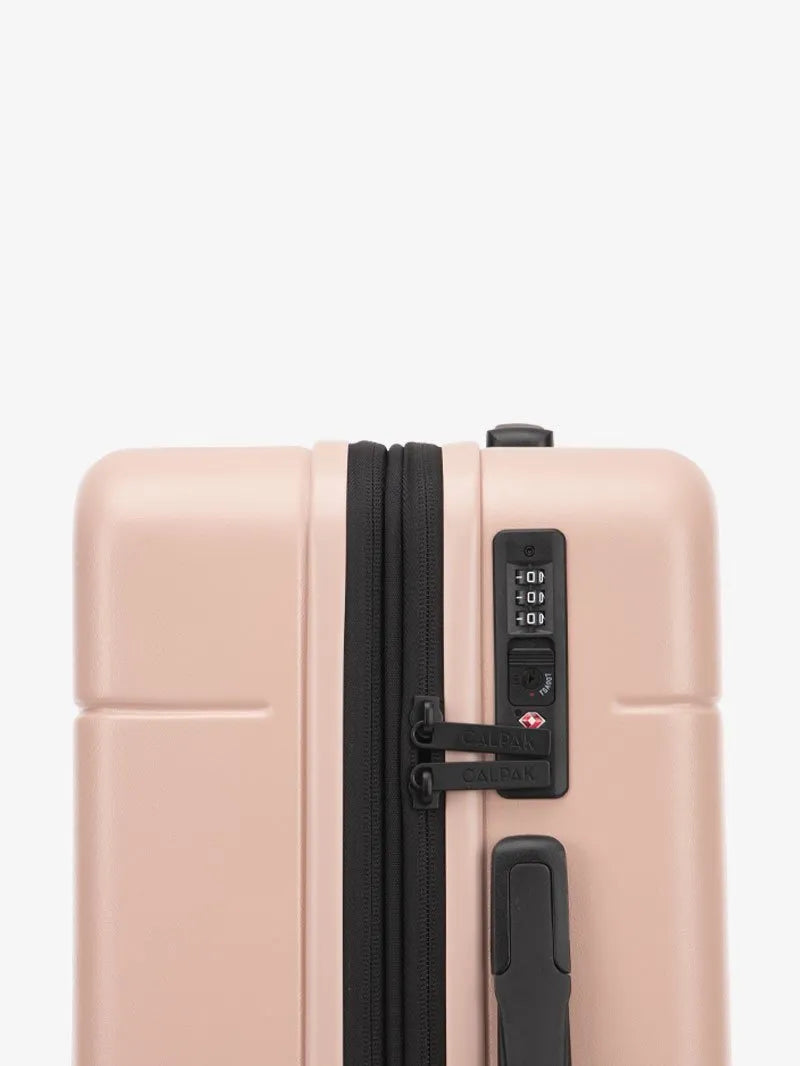 calpaktravelmalls.com