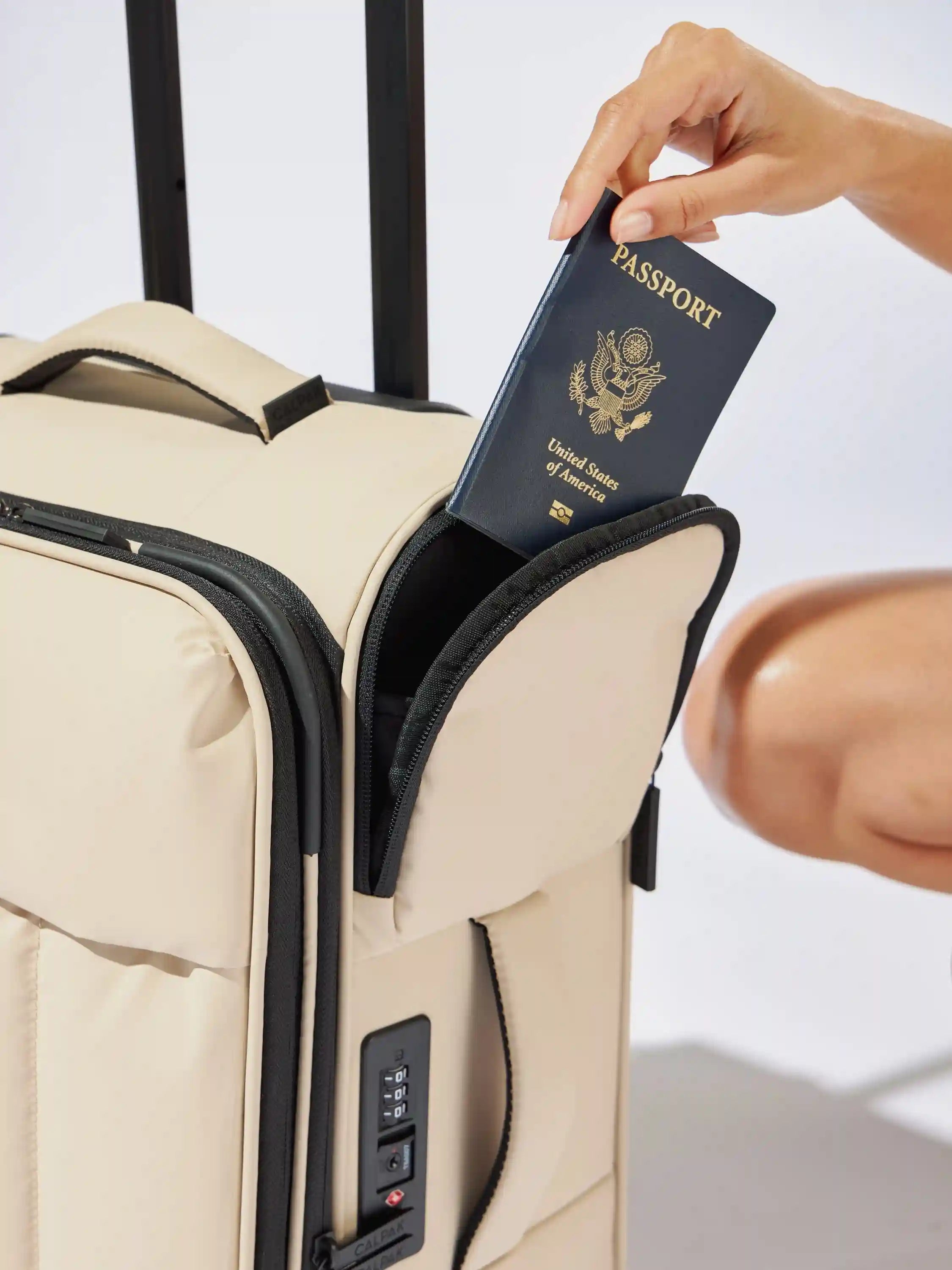 calpaktravelmalls.com