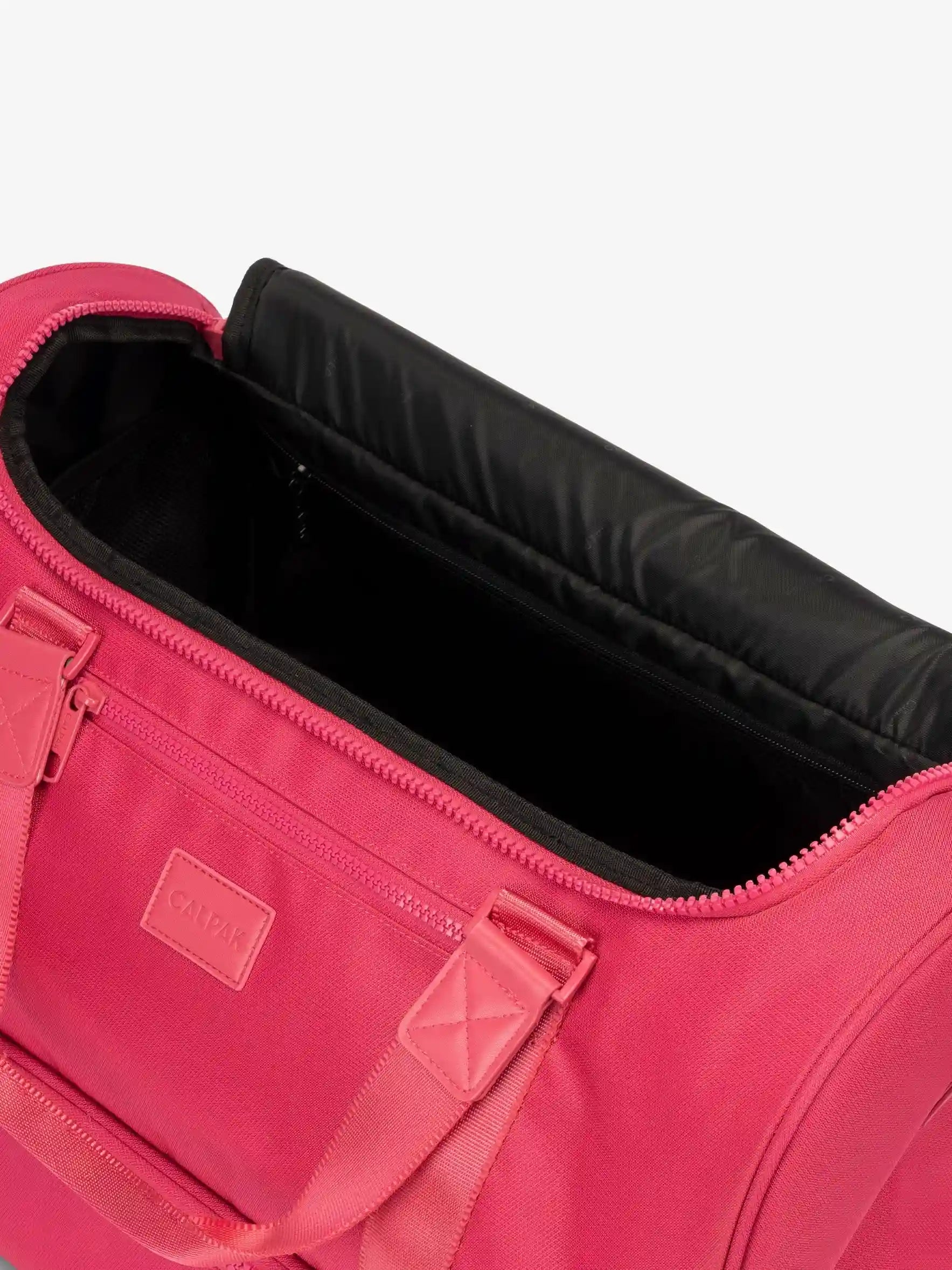 calpaktravelmalls.com