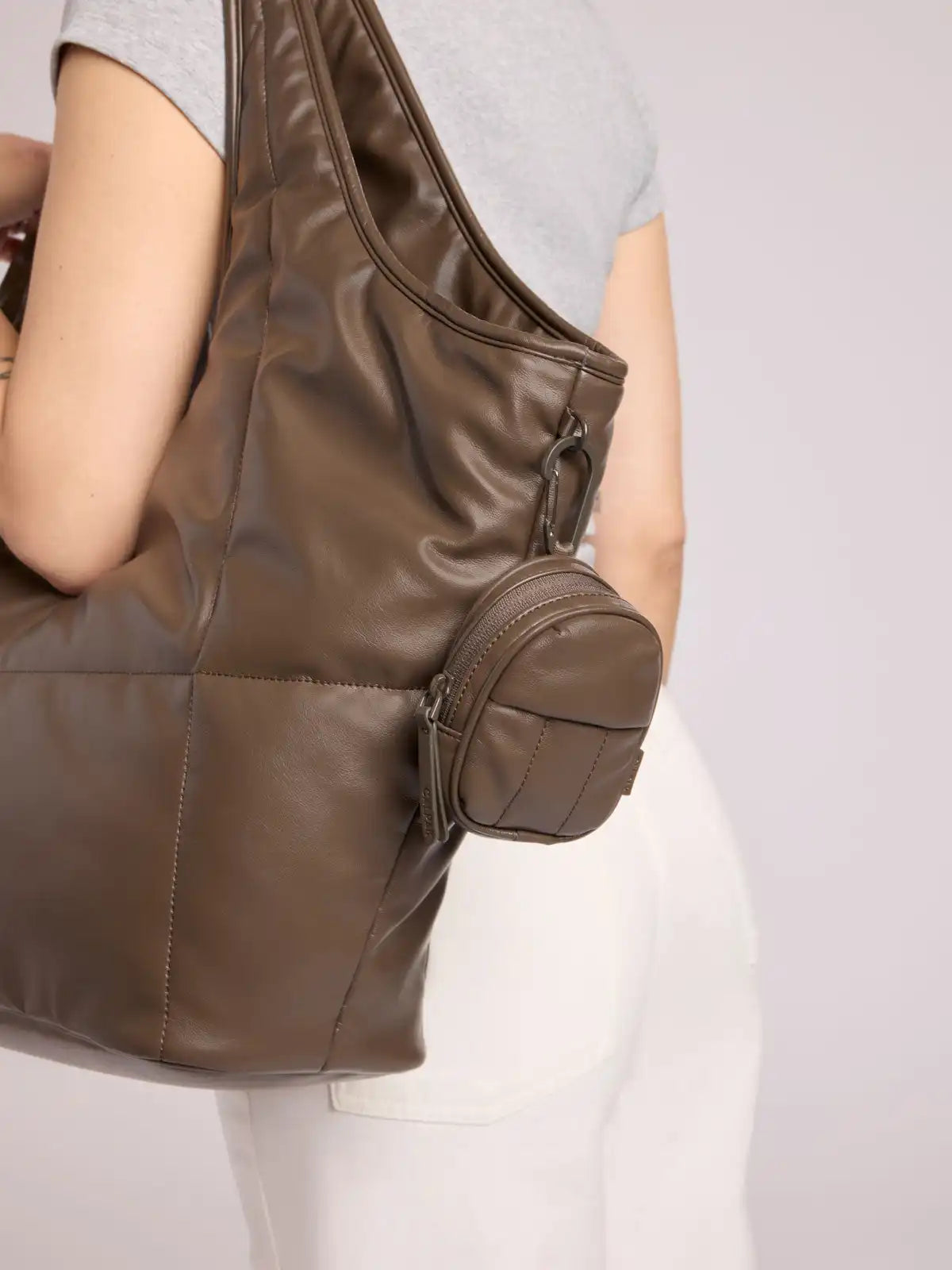 calpaktravelmalls.com