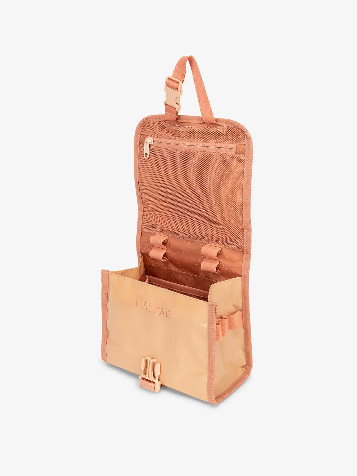 calpaktravelmalls.com
