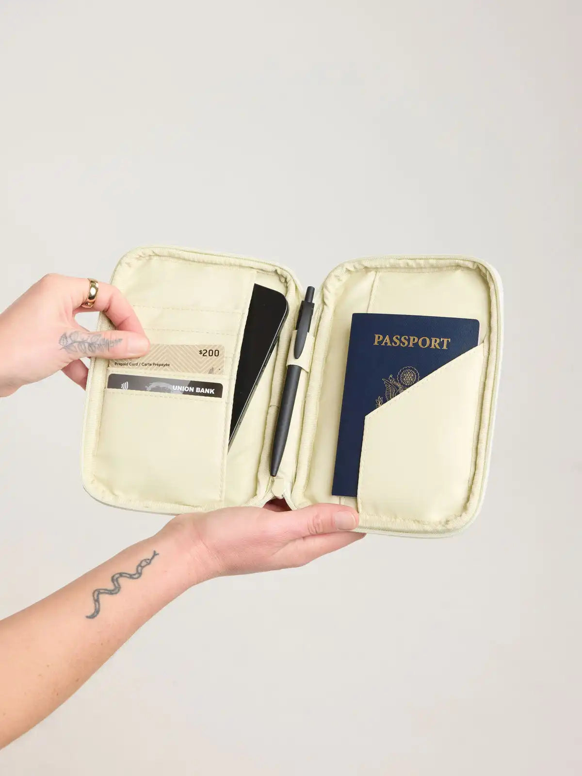 calpaktravelmalls.com