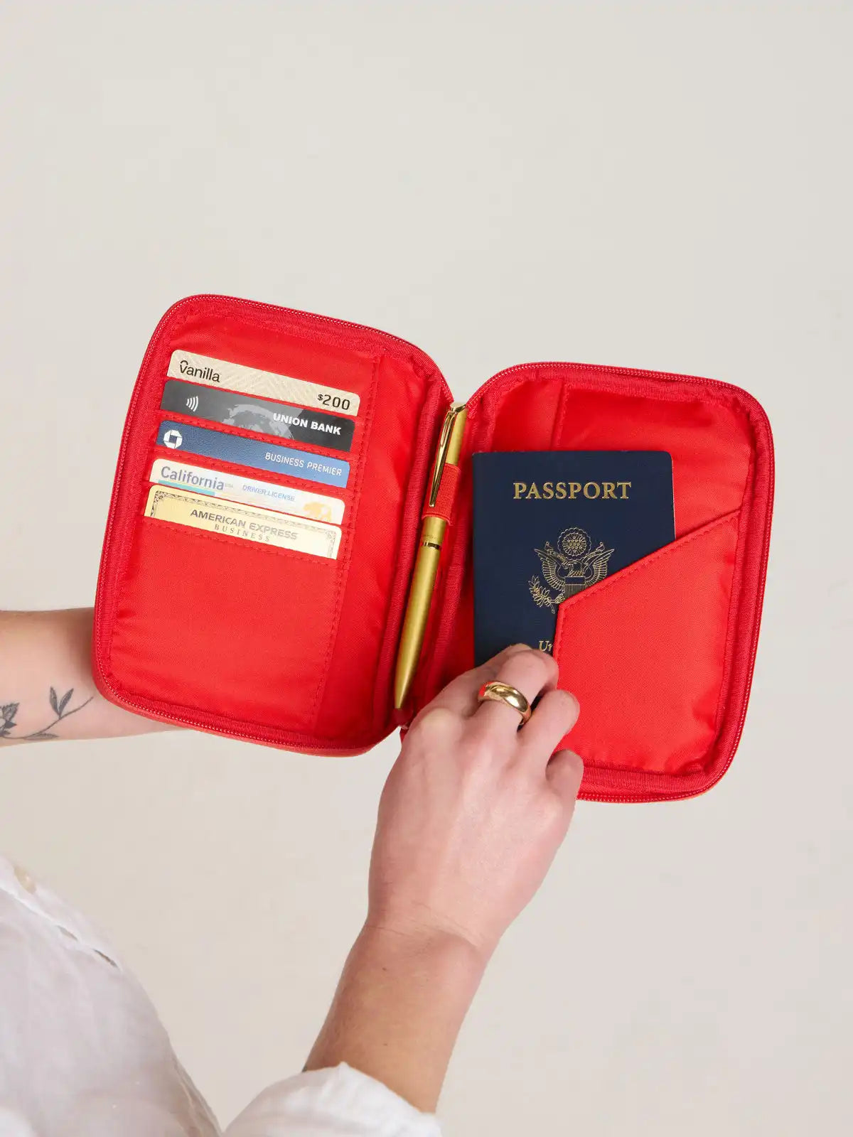 calpaktravelmalls.com