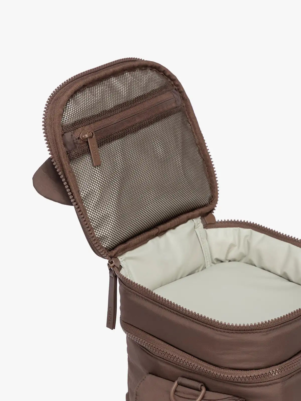 calpaktravelmalls.com