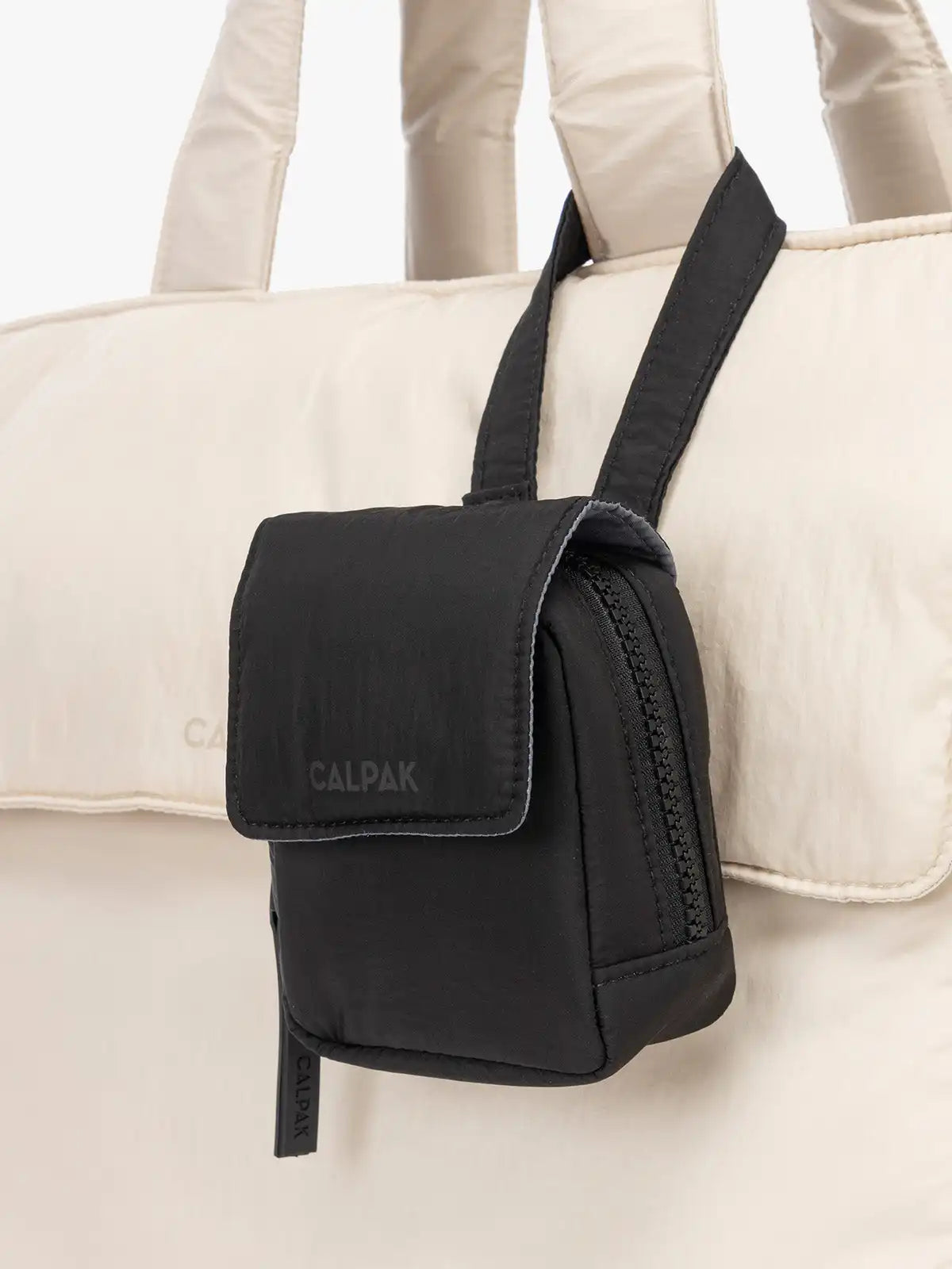 calpaktravelmalls.com