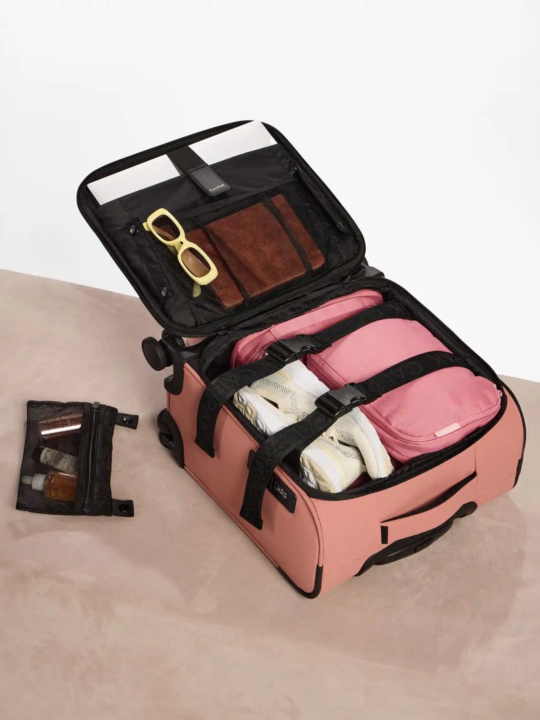 calpaktravelmalls.com