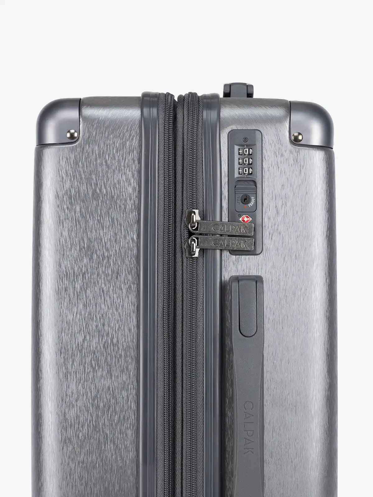 calpaktravelmalls.com