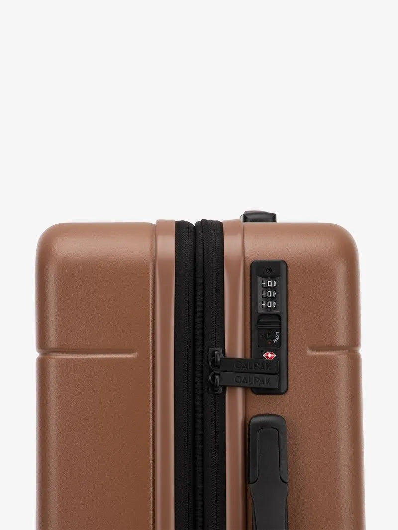 calpaktravelmalls.com