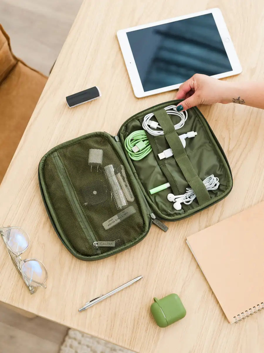 calpaktravelmalls.com