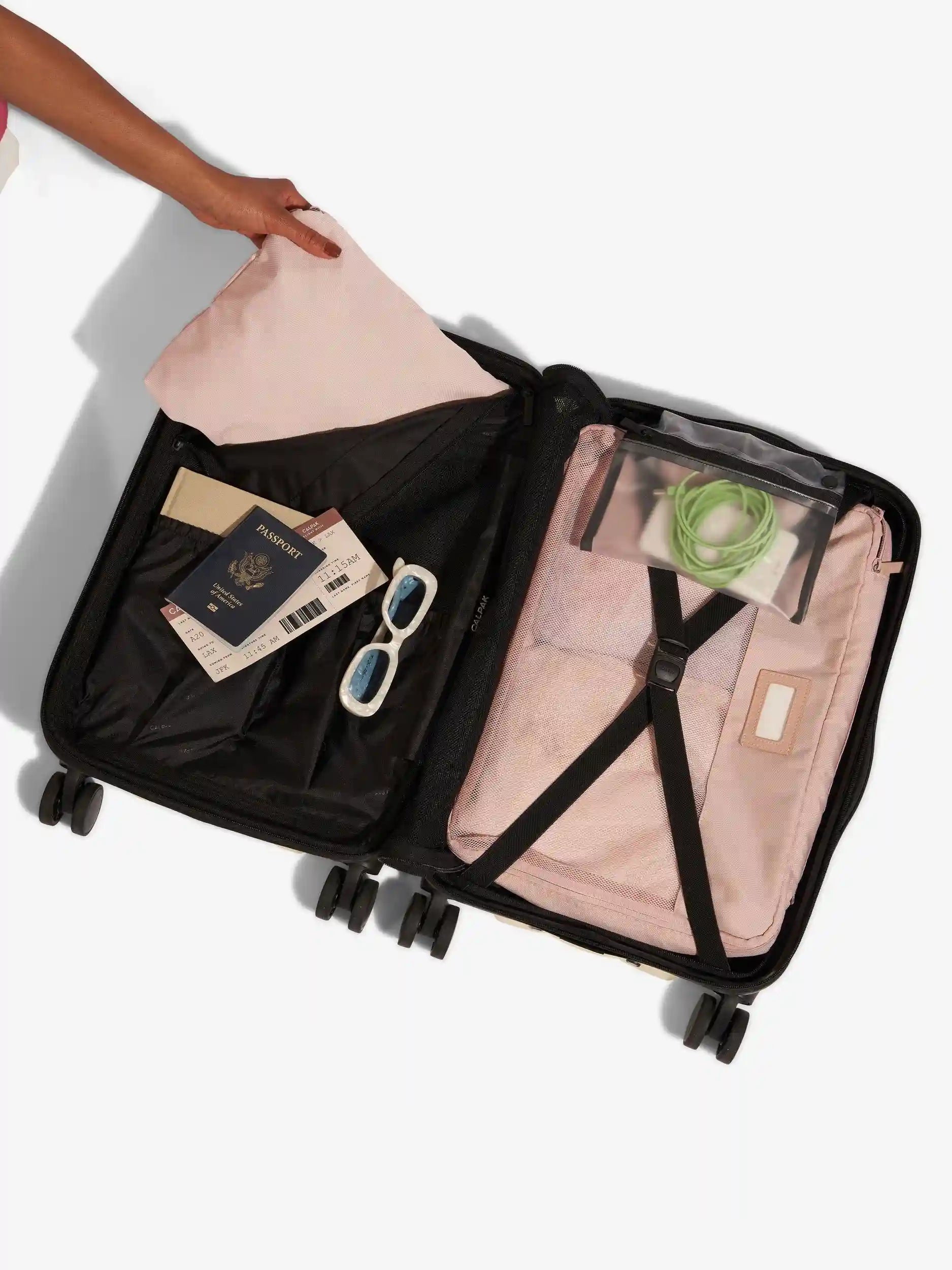 calpaktravelmalls.com