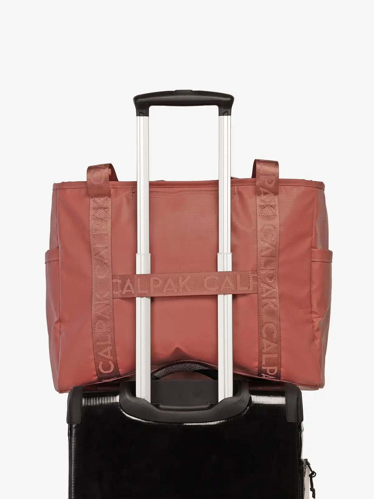 calpaktravelmalls.com