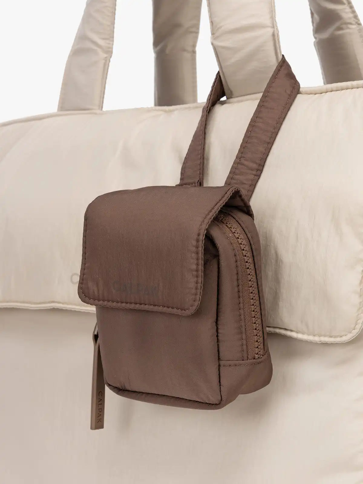 calpaktravelmalls.com